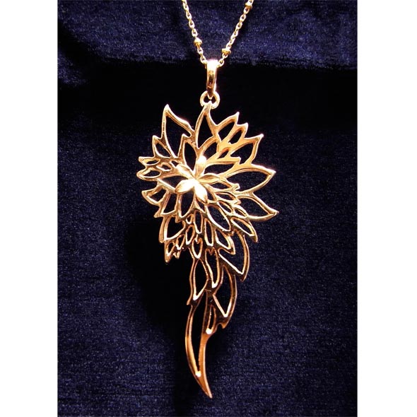 めのうと透かし模様のネックレス 透かし模様だけを着けた図 K10イエローゴールド 写真2