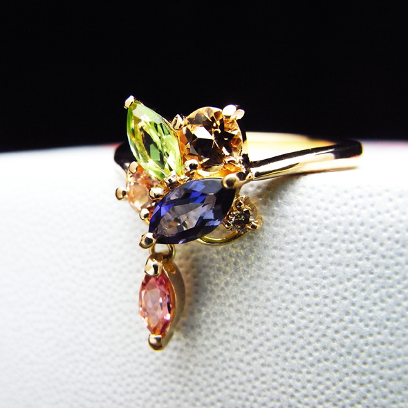 カラーストーンのピンキーリング
