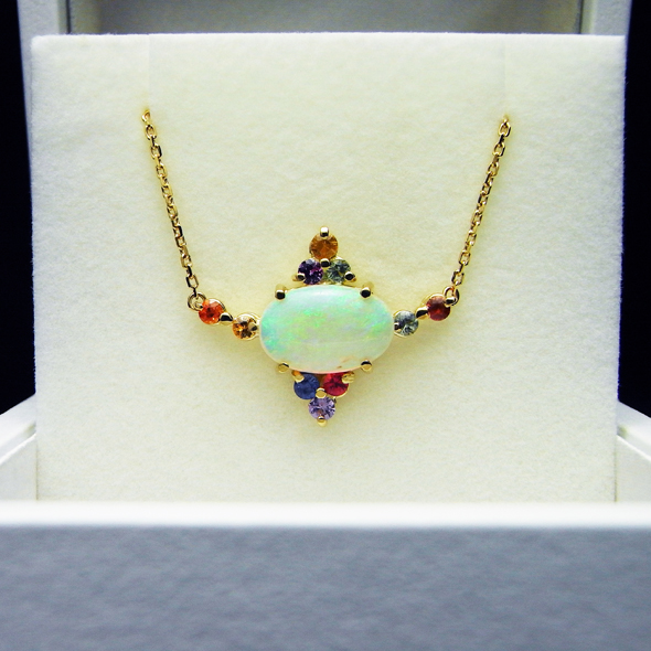 オパールとカラーサファイアのネックレス