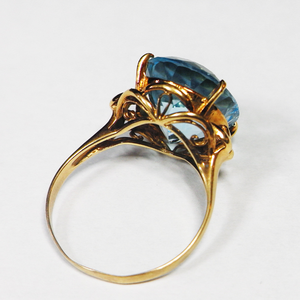 アクアマリンのパリュール デザインをそろえたリング K18イエローゴールド アクアマリン 写真3