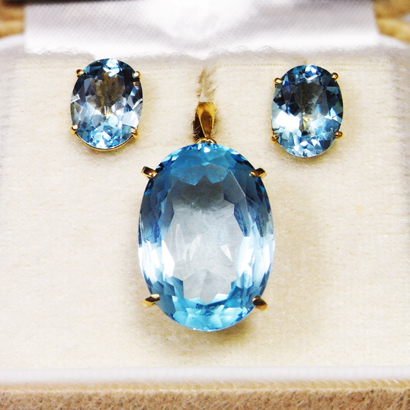 アクアマリンのパリュール リフォーム前のピアスとネックレストップ K18イエローゴールド アクアマリン 写真2