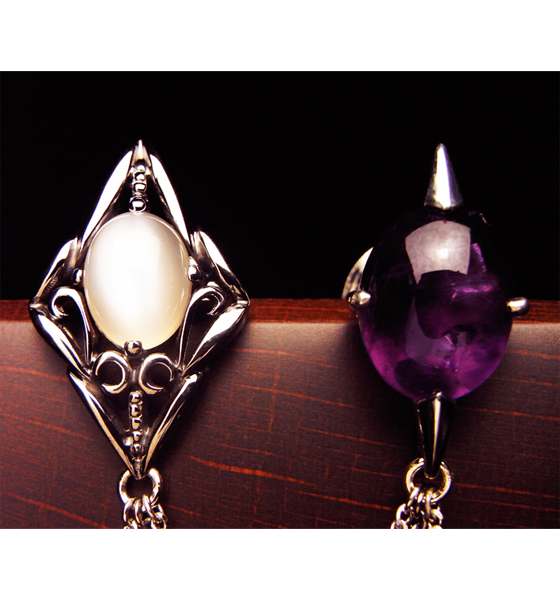 ムーンストーンとアメジストのピンバッジ 石のデザインの拡大図 SV925 ムーンストーン アメジスト 写真2