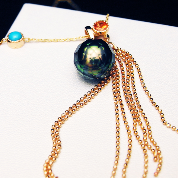 華真珠のネックレス