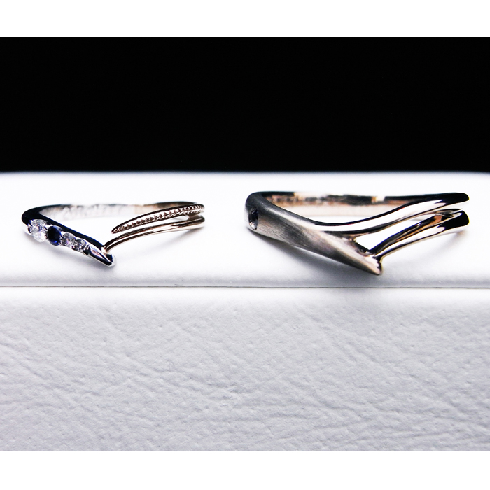 サファイアの入ったコンビマリッジリング