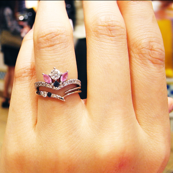 ダイヤモンドとサファイアのエンゲージリング