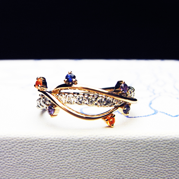 ダイヤモンドとカラーサファイアのコンビリング