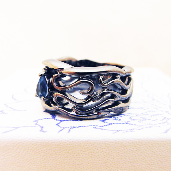 アクアマリンのブラックカラーメンズリング 側面図 SV925 アクアマリン 写真3