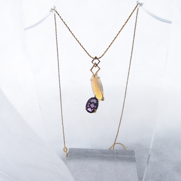 オパールとアメジストのネックレス