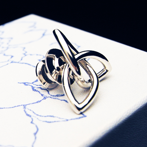 ジルコニアのネクタイピン 石なし 斜めから見た図 SV925 写真4