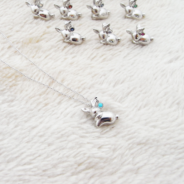 うさぎに願いをーお守りネックレスー