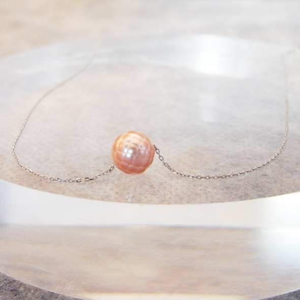 華真珠　一粒の光　シンプルネックレス（ピンク）