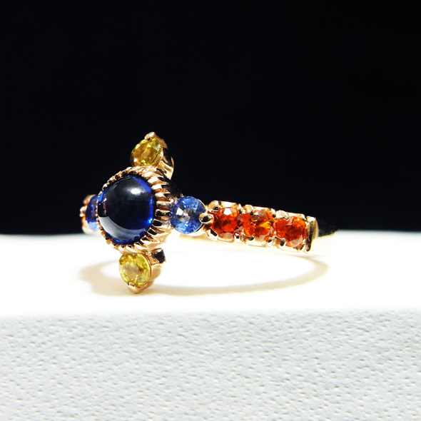 サファイアとマンダリンガーネットの指輪