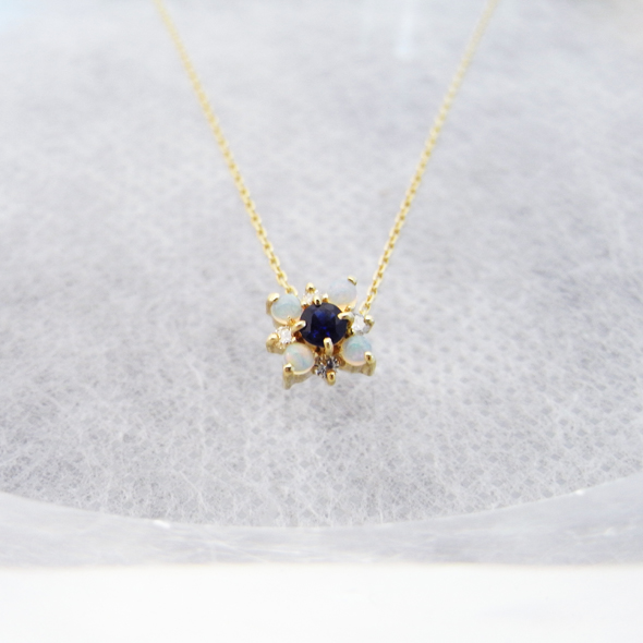 明けの明星ー朝日を待ち望む金星のネックレスー