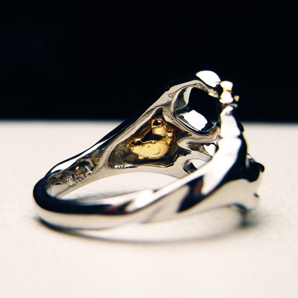 カエルの手のマリッジリング