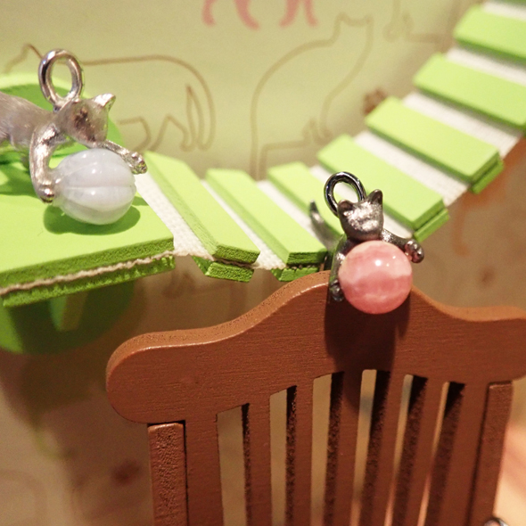 mignon ーこねこー 拡大図 SV925 ブルーレースアゲート(カービング) インカローズ(縞入り) ネックレス ねこモチーフ 黒ねこ 写真7