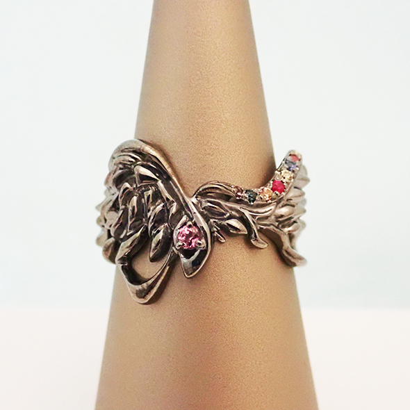 黒い翼のリング