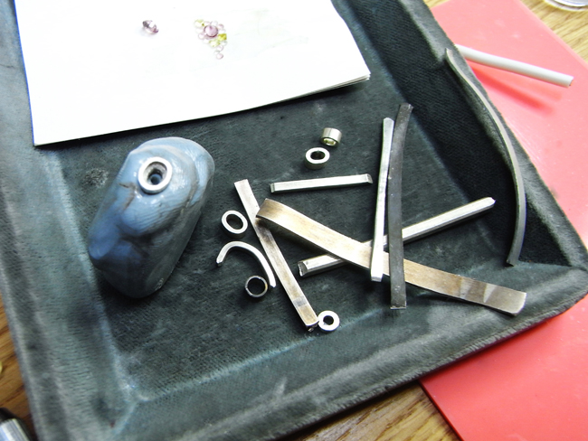 黒い翼のリング