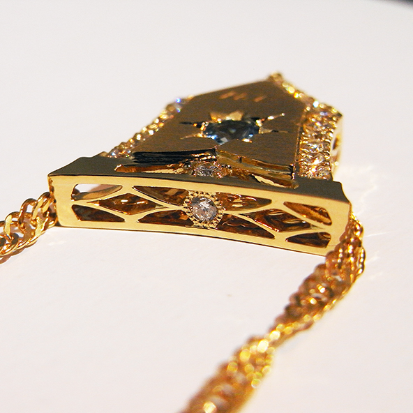 アクアマリンとダイヤモンドのペンダント