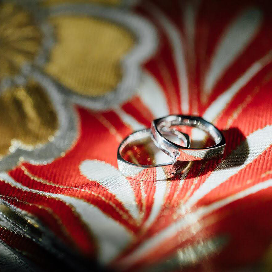 柔らかな四角のマリッジリング