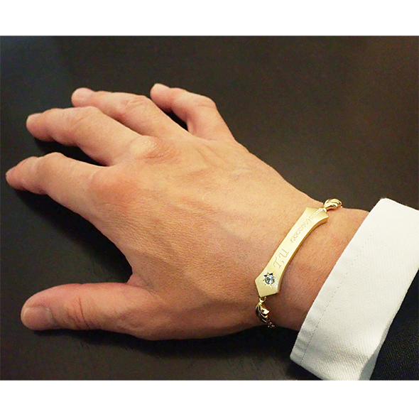 アクアマリンとダイヤモンドのブレスレット 着用図 K18イエローゴールド アクアマリン ダイヤモンド 写真2