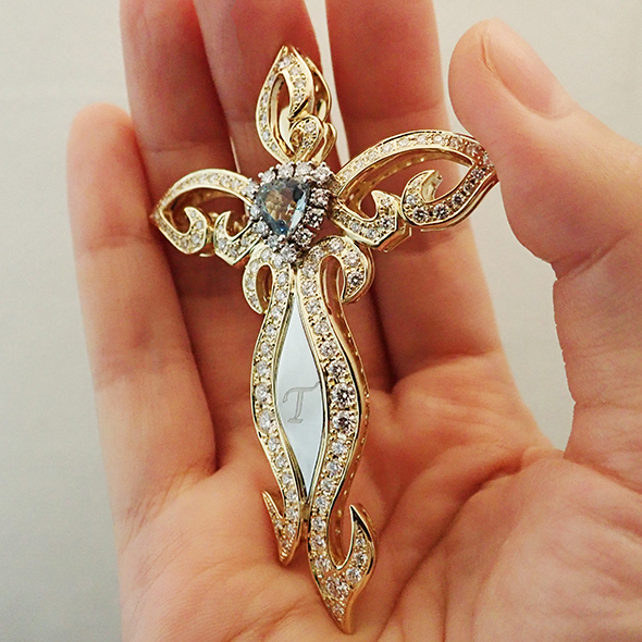 アクアマリンとダイヤモンドのクロスペンダント