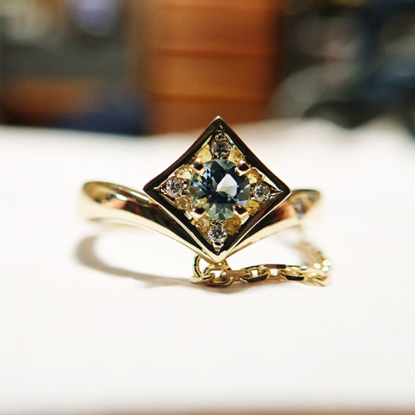 アクアマリンとダイヤモンドのピンキーリング