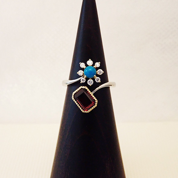 ガーネットとトルコ石のフォークリング