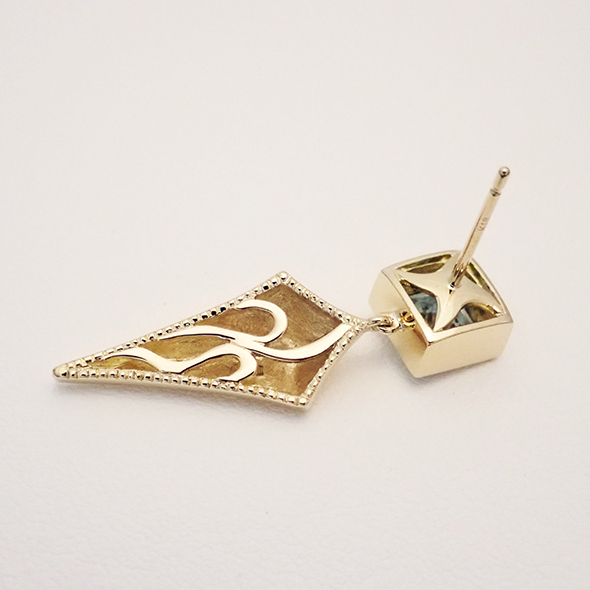 アクアマリンとダイヤモンドの片耳ピアス