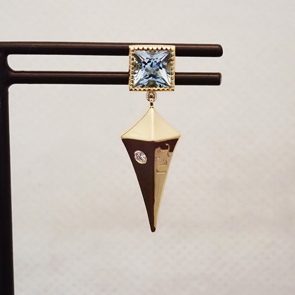 アクアマリンとダイヤモンドの片耳ピアス