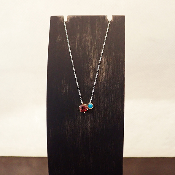 ガーネットとトルコ石のコンビネックレス