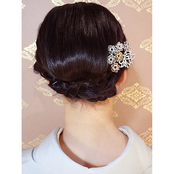 かんざし ー花錦ー かんざし着用図 SV925 K18ピンクゴールド ロイヤルブルームーンストーン ガーネット アメジスト ピンクトルマリン ブルートパーズ イエローベリル アイオライト ペリドット シトリン 写真6