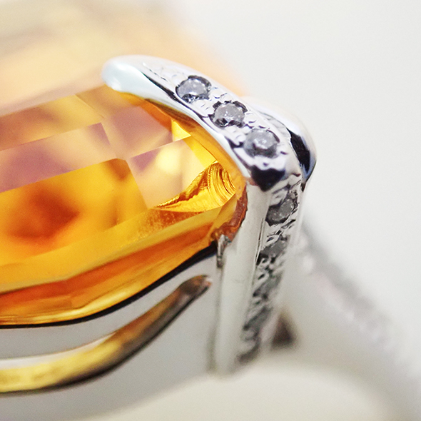 トパーズの指輪