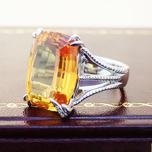 トパーズの指輪