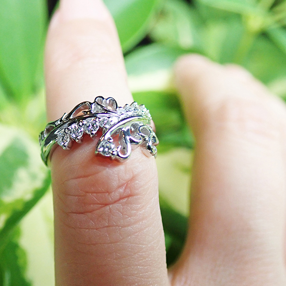 ダイヤモンドのマリッジリング 着用図 Pt900 ダイヤモンド 写真5