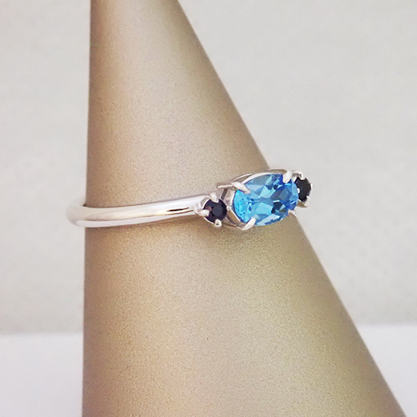 栖(スミカ)#3 側面図 Pt900 K18イエローゴールド SV925 ブルートパーズ サファイア 写真2