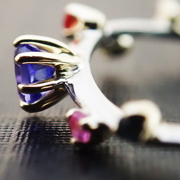 栖(スミカ)#6 タンザナイトの側面図 Pt900 K14イエローゴールド タンザナイト カラーサファイア 写真6