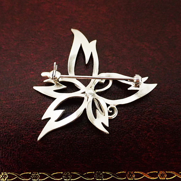 桜のブローチ ブローチの裏側 SV925 CZ(キュービックジルコニア) 写真6