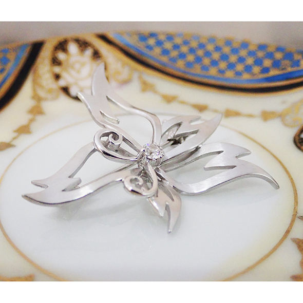 桜のブローチ 側面図 SV925 CZ(キュービックジルコニア) 写真8